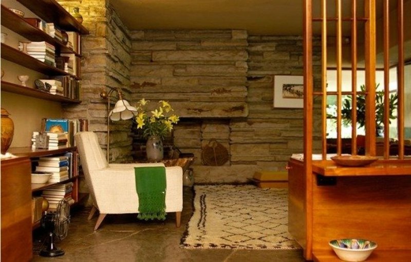 Design d'intérieur de la maison Fallingwater intérieur simple mais très élégant