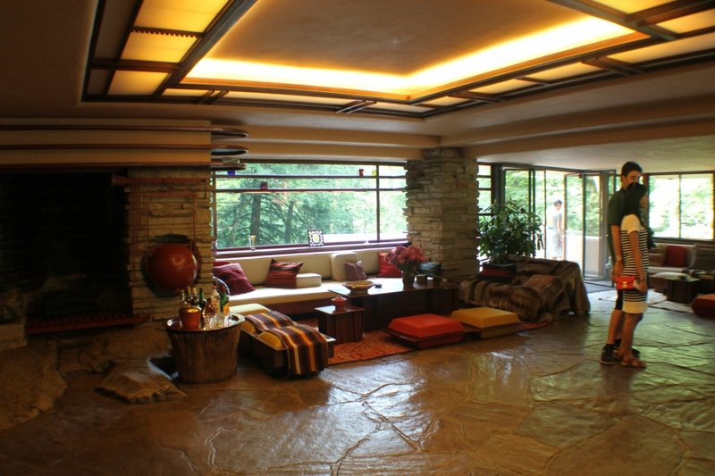 Salon Fallingwater House éclairage indirect Salon spacieux éclairage LED plafond indirect