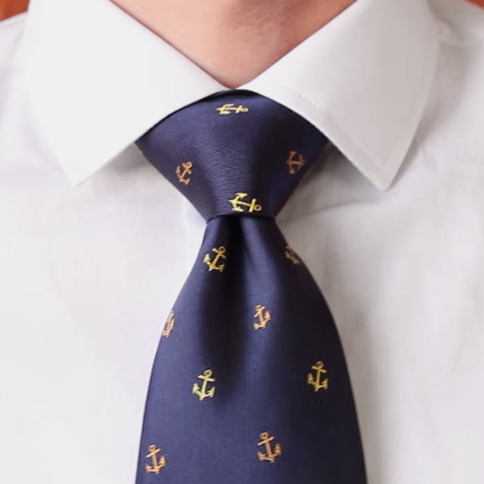 Faire un double nœud Windsor Faire un double nœud Windsor