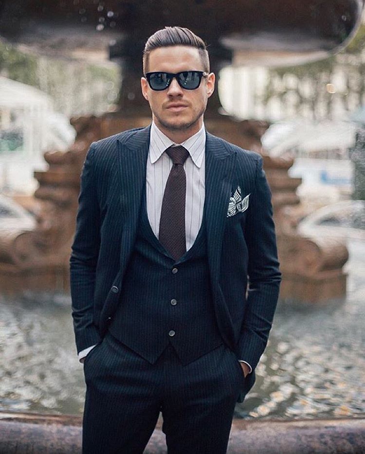 Le nœud Half Windsor pimente votre tenue ! Le nœud Half Windsor pimente votre tenue !