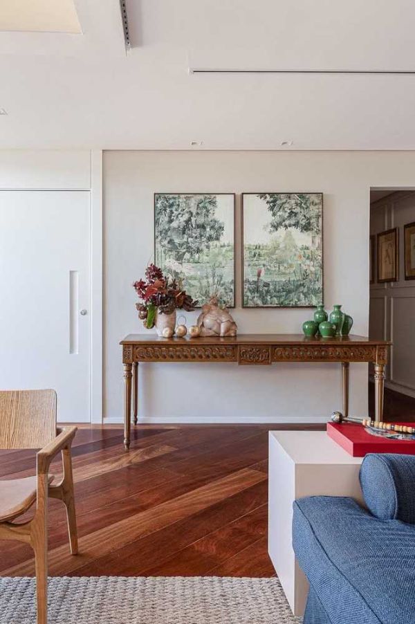 grand mur d'images confortable design traditionnel