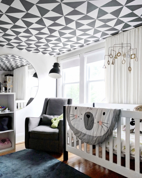 Concevoir le papier peint au plafond pour la chambre des enfants, le design de la chambre de bébé