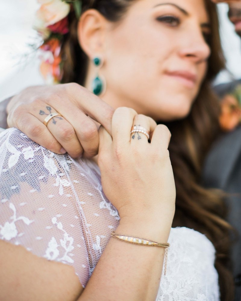 Sélectionnez les conceptions de tatouage d'anneaux de mariage