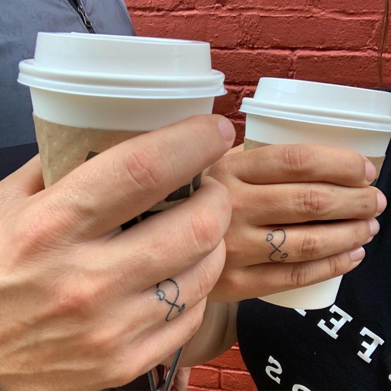 Tatouages ​​​​pour les conjoints infini symboles coeurs