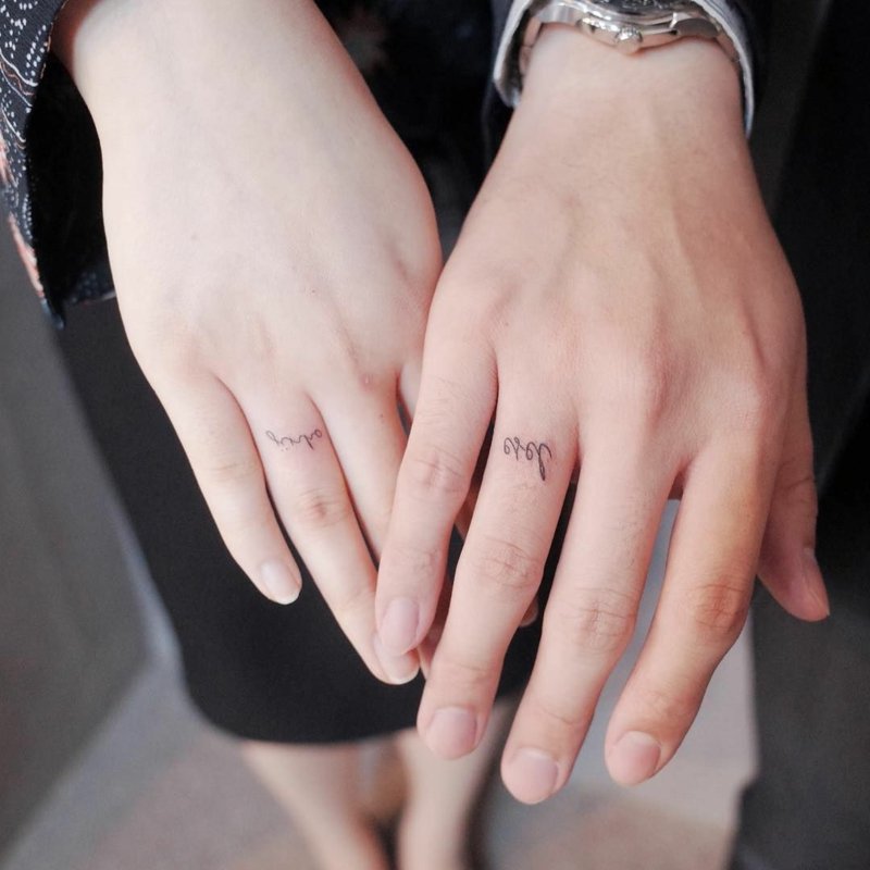 Noms de tatouage d'anneaux de mariage beaux
