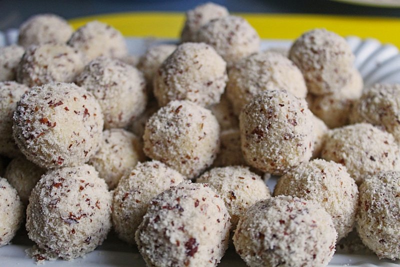 finom praliné tojástojással Készíts tojáslikőrös pralinét magad