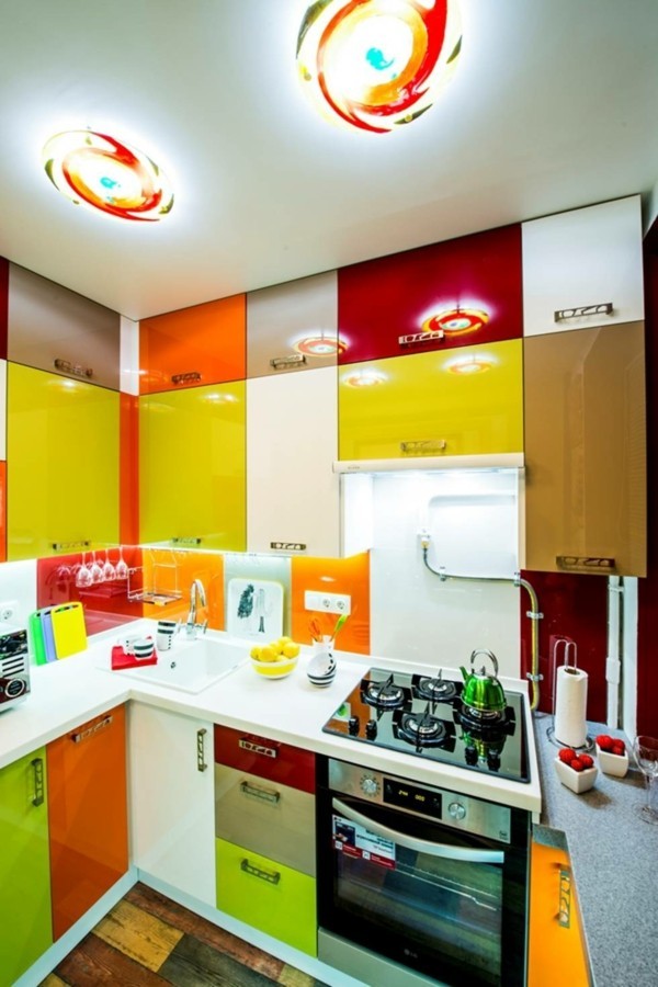 šareni kuhinjski namještaj eklektičan u kuhinji