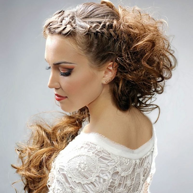 Coiffures tressées tresse française semi-ouverte