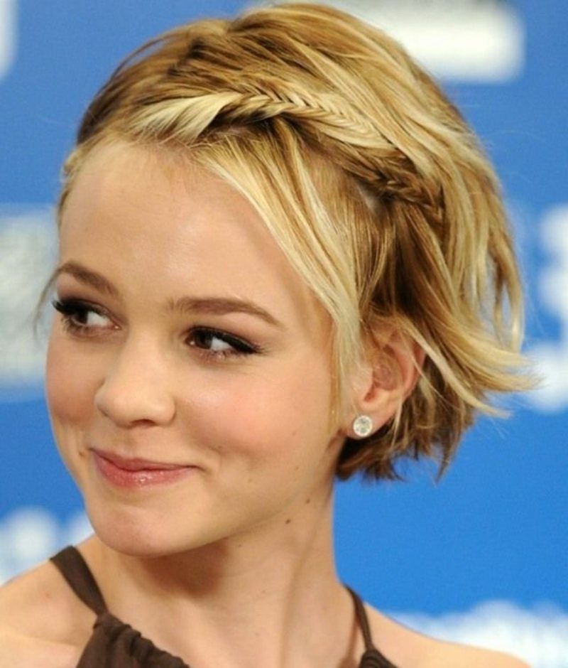 Coiffures tressées cheveux courts