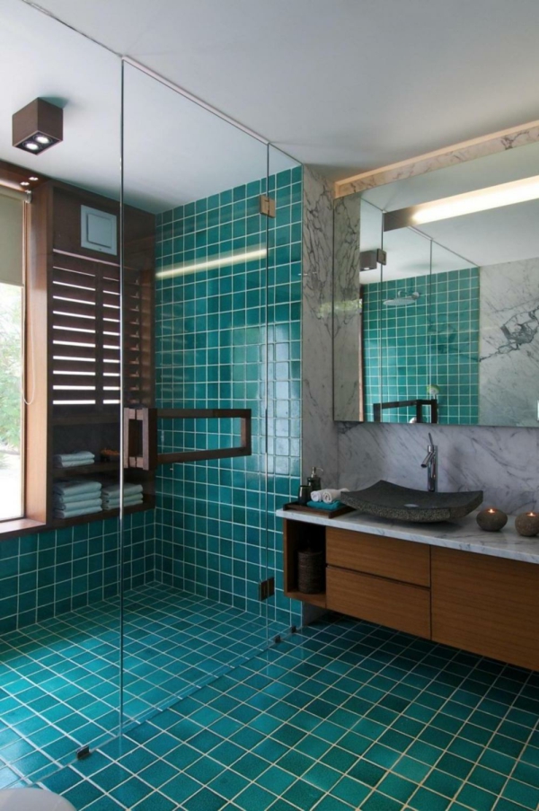 arredo bagno dal look mediterraneo colore delle piastrelle idee per piastrelle del bagno vernice per piastrelle