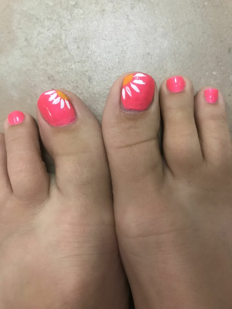 Disegna da solo motivi floreali