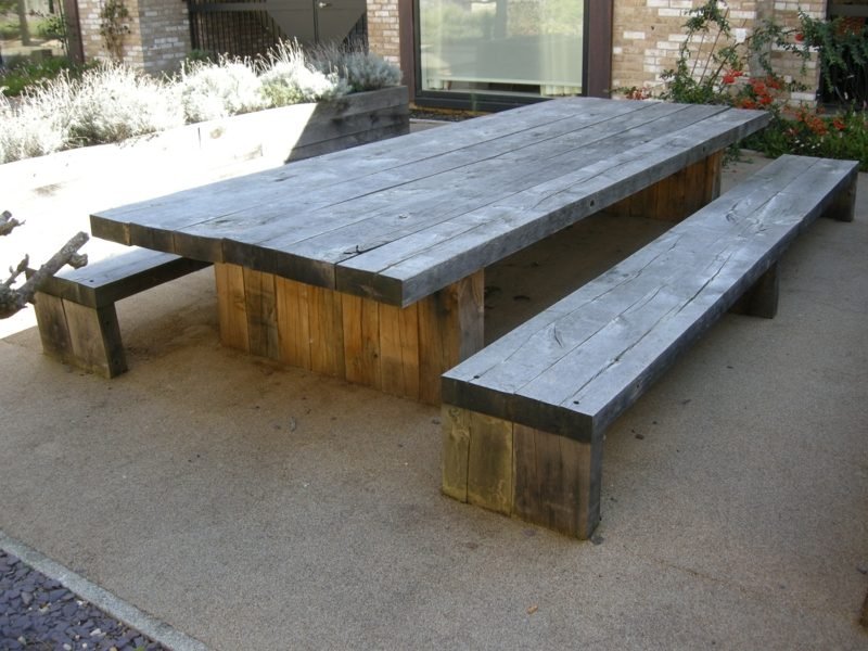 Építsen saját kerti asztalt kicsiben és alacsonyan építse fel saját kerti asztalkertjét