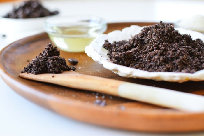 Préparer un gommage visage café cacao