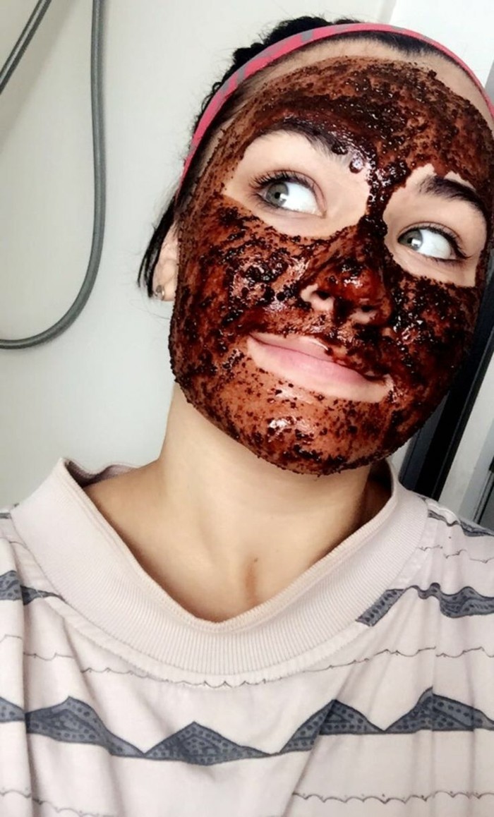 Faites votre propre gommage visage au café
