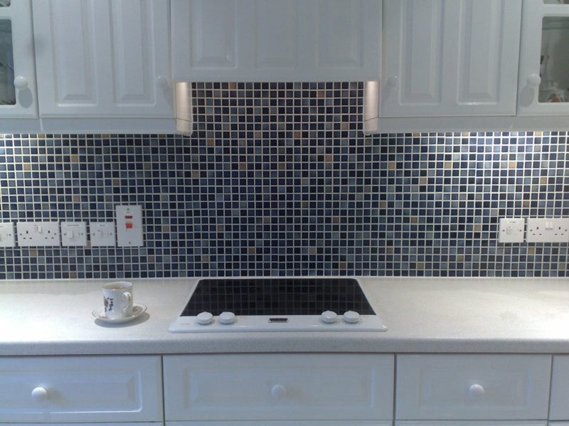 mosaïque de verre foncé