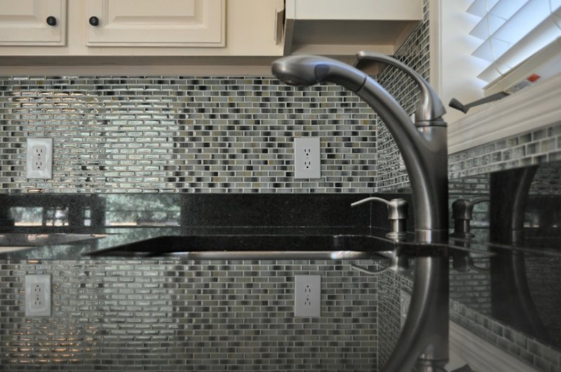 Option de conception de mosaïque de verre pour la cuisine