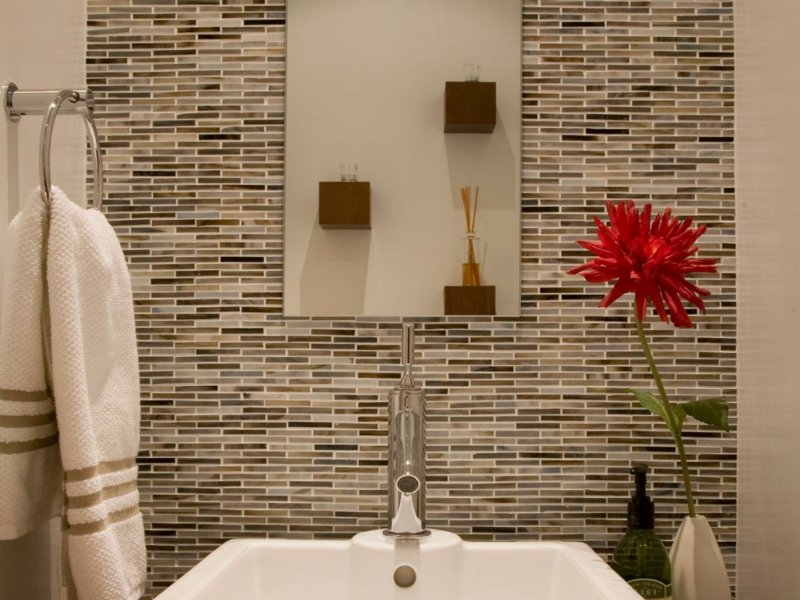 mosaïque de verre pierres de mosaïque dans la salle de bain