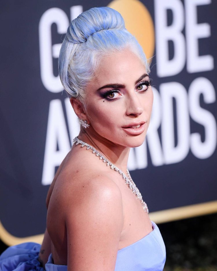 Colore dei capelli blu pastello Lady Gaga Tendenze colore capelli 2019 colori pastello blu