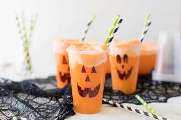 Halloween ütés recept ötletek a következő parti jack vagy lámpás bögre műanyaghoz