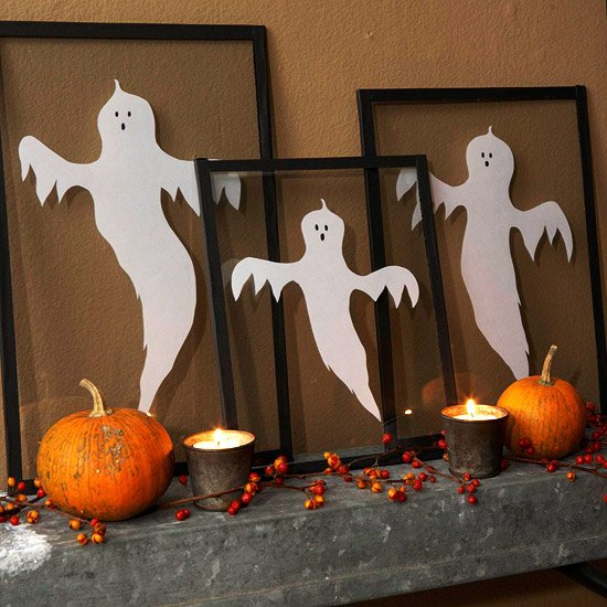 Fantasmi fatti in casa della decorazione di Halloween