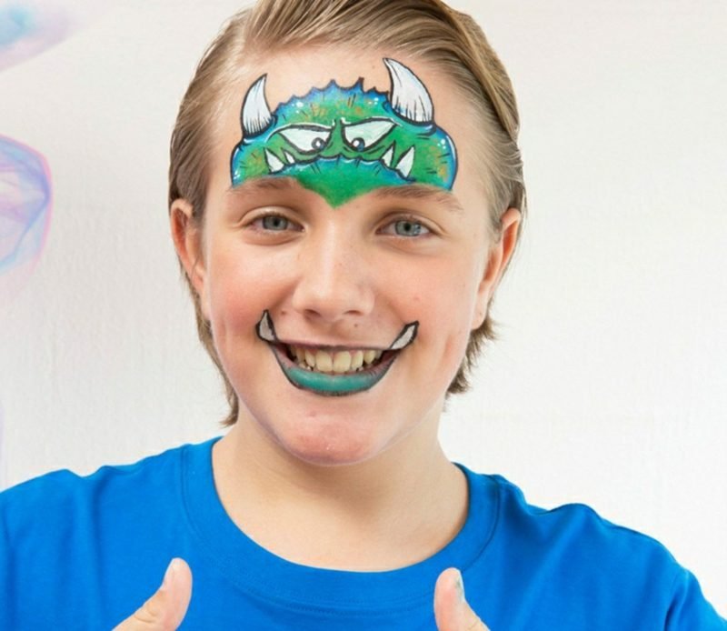 Halloween arcfestés gyerekek szörnyek egyszerűen fiú