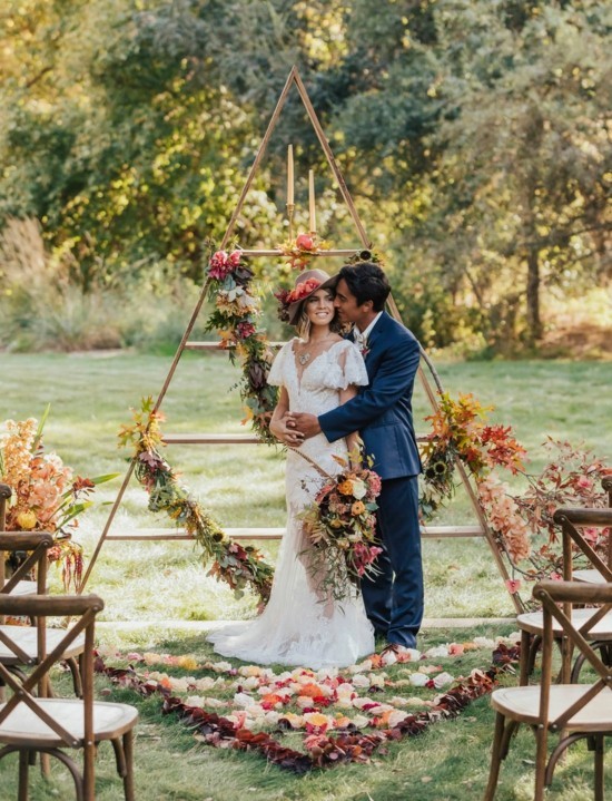 idee matrimonio autunnale arco di nozze decorazione floreale matrimonio