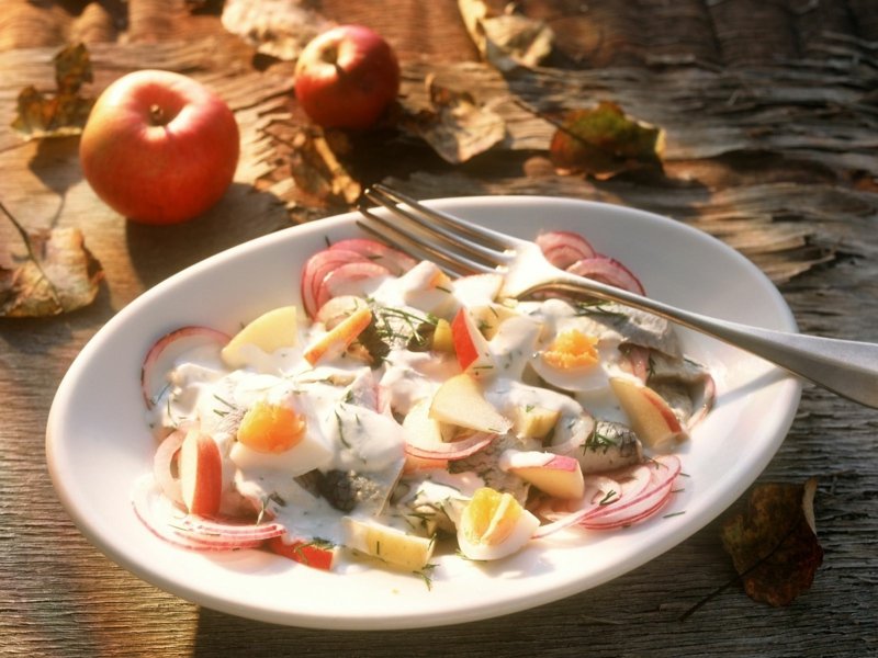Recepti zdrava salata sa haringom i jabukama