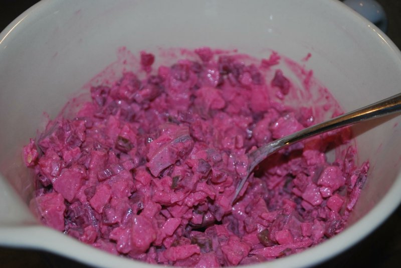 Pripremite salatu od haringe sa ciklom