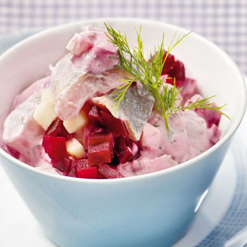 Zdjela za posluživanje salate od haringe