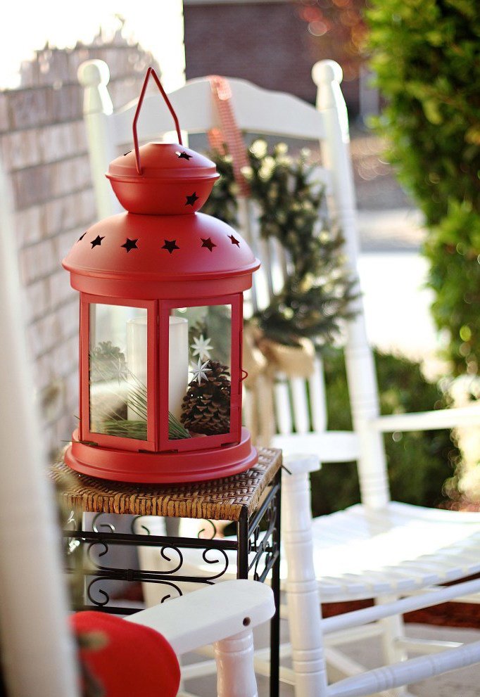 Karácsonyi díszek kívül: ötletek lámpákkal díszítésként