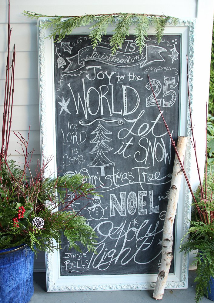 Karácsonyi dekoráció: alakítsa át a fekete táblát a karácsonyi dekoráció középpontjává