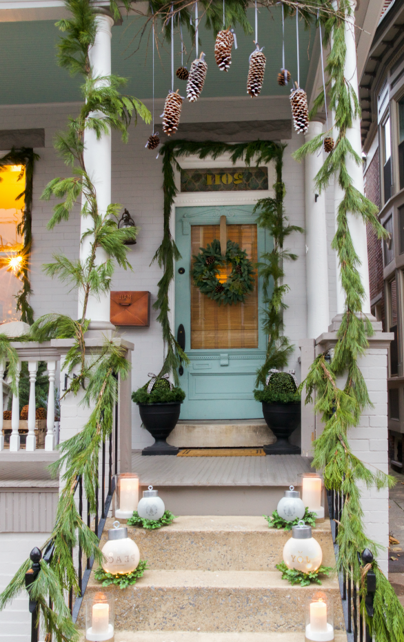 Keressen karácsonyi díszeket a fiókban