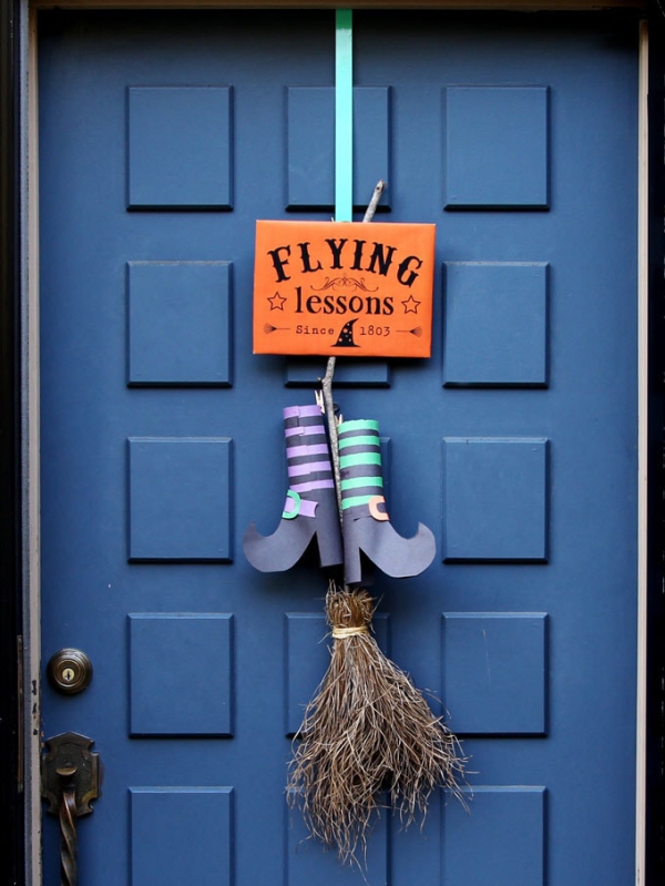 Fabriquer des balais de sorcière avec des enfants - idées d'artisanat effrayantes et 2 instructions très faciles instructions de bricolage de balai herbes