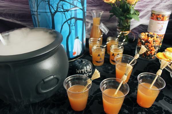 Bricolage balai de sorcière avec enfants - idées d'artisanat effrayantes et 2 instructions faciles agitateur de cocktail buffet bricolage