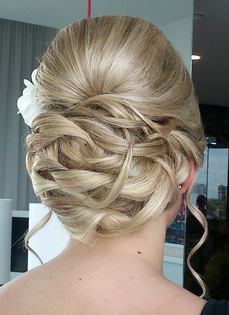 Gost vjenčanja u frizuri