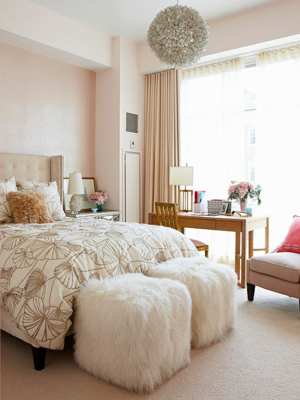 Des idées d'ameublement conçoivent la chambre dans des couleurs claires idées d'ameublement tabouret d'ameublement de chambre à coucher
