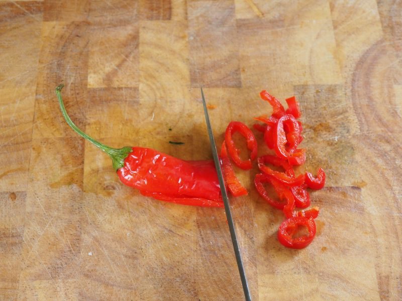 Jamie Oliver 15 Minute Recipes Hacher finement le piment