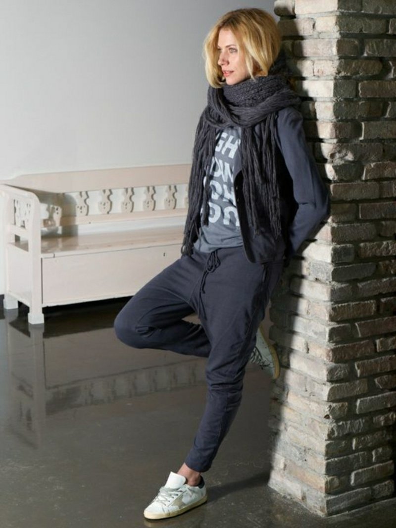 Completo di pantaloni della tuta per l'autunno e l'inverno Completo di pantaloni della tuta per la sciarpa invernale