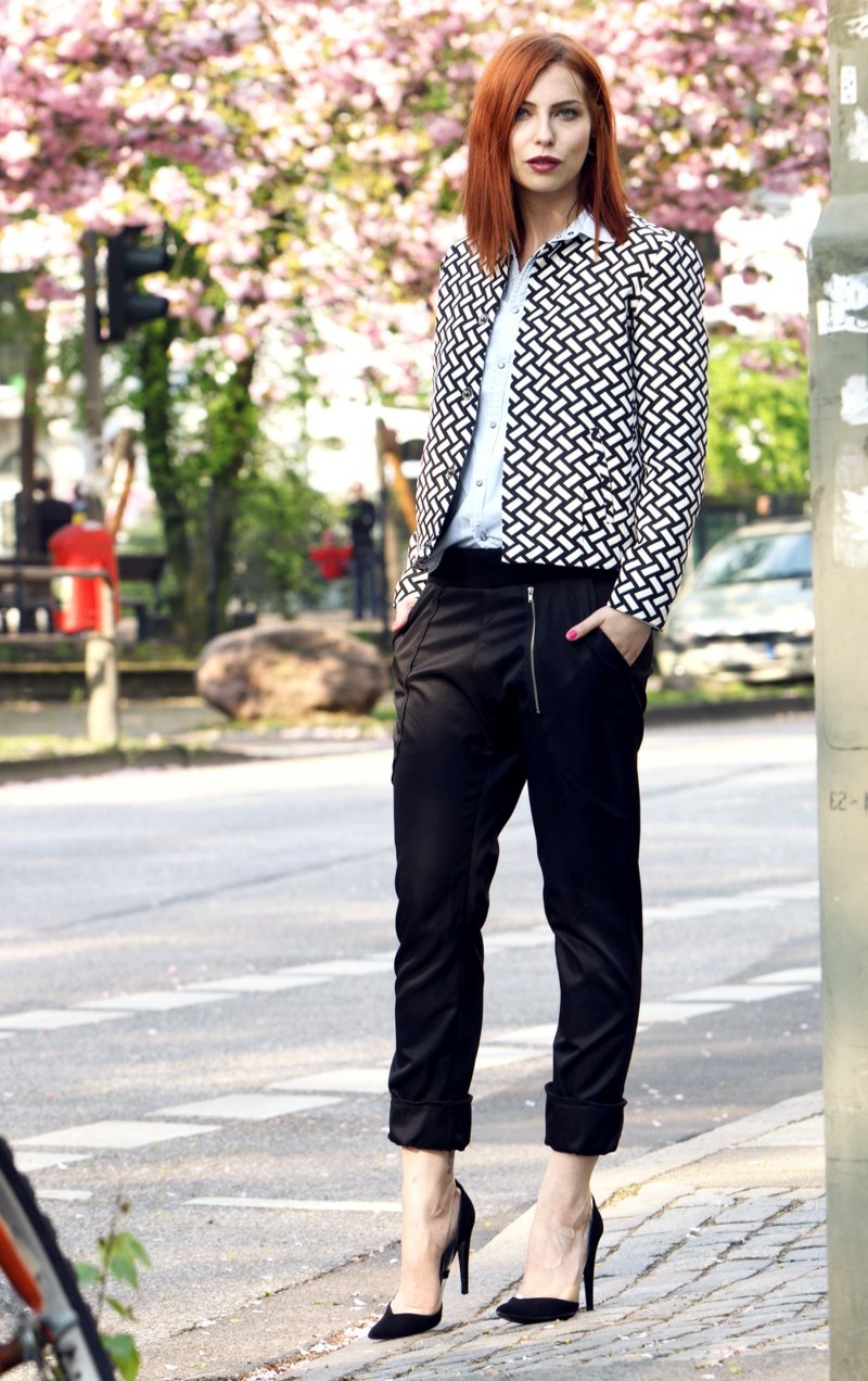 Completo in tuta per l'ufficio Completo di pantaloni della tuta con un blazer business casual