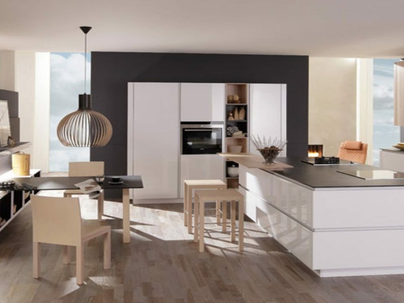 bella sala da pranzo luminosa