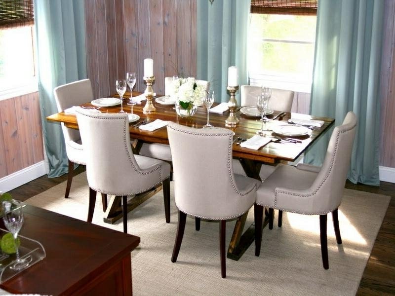 toni pastello nella sala da pranzo secondo il feng shui