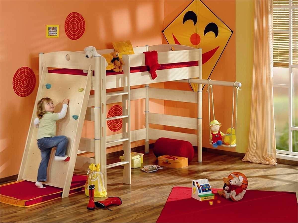 Vicces gyerekszoba mászófallal Vicces gyerekszoba mászófallal