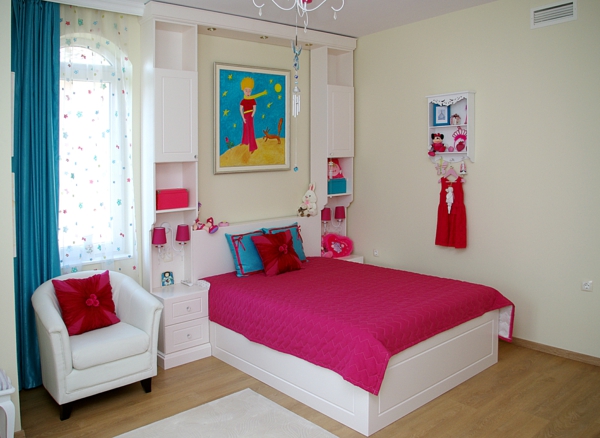 gyerekszoba élénk színekkel díszítve gyerekszoba bútorok berendezése