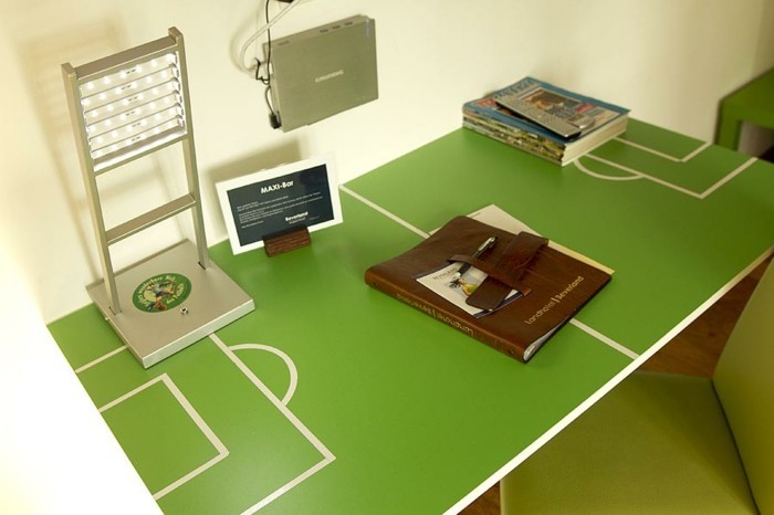 Table d'idées d'intérieur de design de football de décoration de chambre d'enfant Table d'idées d'intérieur de design de football de décoration de chambre d'enfant