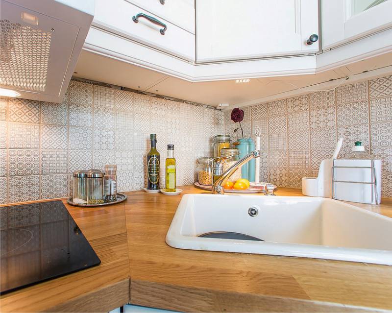 Ikea kitchen Laxarbi white method