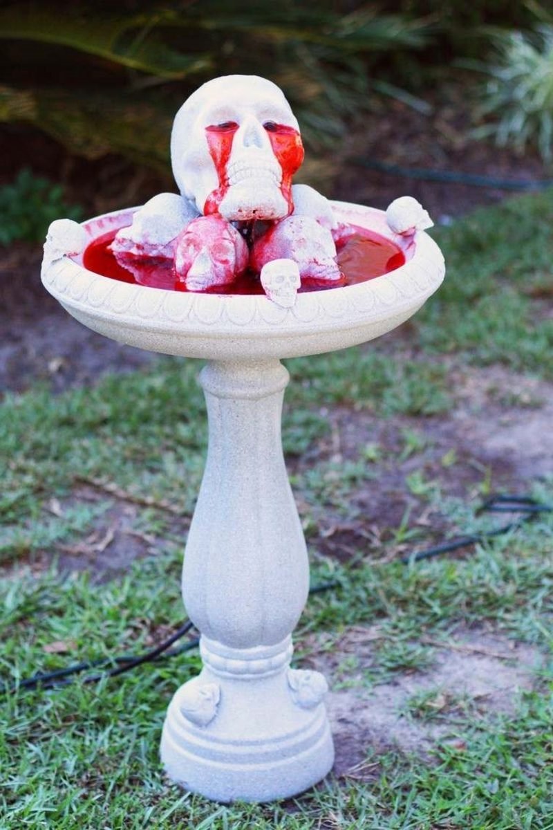 Fontaine avec du faux sang