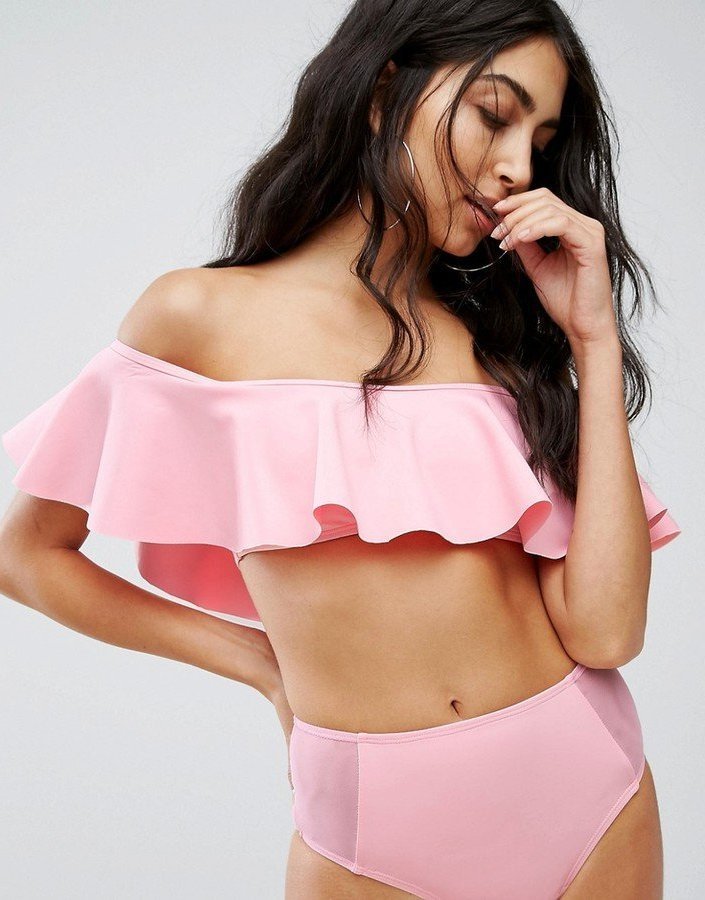 I bikini a fascia sono il costume da bagno perfetto per te se la tua struttura corporea ... I bikini a fascia sono il costume da bagno perfetto per te se la tua struttura corporea ...