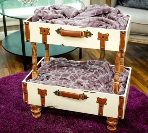 Könnyen és kreatívan építhet karcoló oszlopokat a macskáknak, és újrahasznosíthatja a régi koffel -t Könnyű és kreatív kaparóoszlopok macskáknak két macskának készítenek ágyat régi bőröndökből