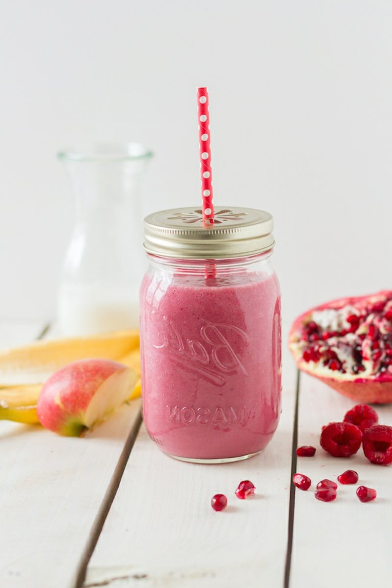Smoothie dolce al melograno con stevia Ricetta frullato con melograno
