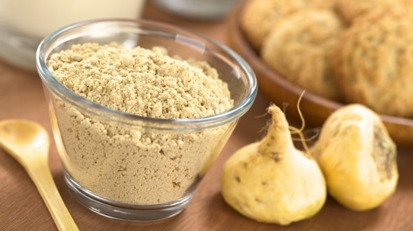 Maca in polvere e tuberi tubero di maca in polvere sano